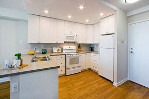 Barrie apartment for rent - Edgehill Apartments in Barrie, ON modern kitchen with an L shaped counter top