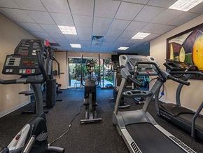 Montreal apartment for rent - Excelsior Apartments fitness facility in Montreal, QC