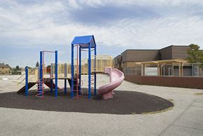 Toronto apartment for rent - Children's playgrounds available nearby