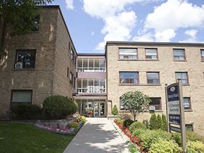 Etobicoke apartment for rent - Berry Road in Etobicoke, ON well Kept, expansive gardens and modern architecture