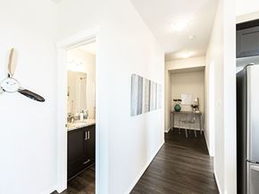 St. Albert apartment for rent - Giroux Estates in St. Albert, AB hallway before kitchen