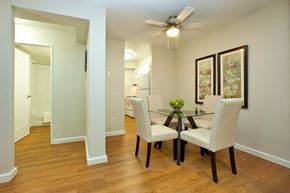 Niagara Falls apartment for rent - Lord Simcoe Apartments dining room with beautiful hard surface flooring in Niagara Falls, ON