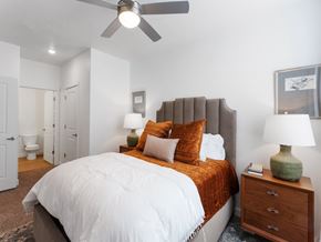 Syracuse townhouse for rent - Bedroom with En Suite Bathroom at The Veridian