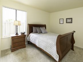 Sacramento apartment for rent - California Place Main Bedroom