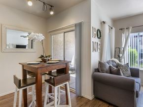 Surprise apartment for rent - Dining at Canyon Ridge