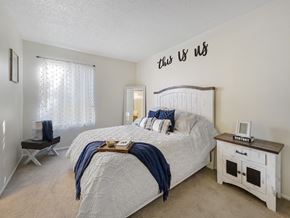 Glendale apartment for rent - Glen Oaks Main Bedroom