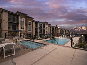 Riverton City apartment for rent - Parc Ridge Pool with View of the Mountains