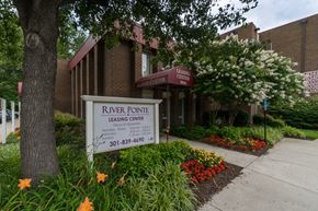 Fort Washington apartment for rent - Leasing Center Sign at River Pointe Apartments, Fort Washington, MD, 20744