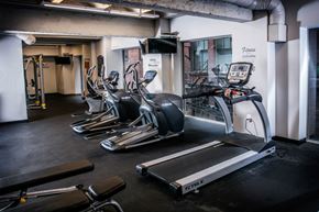 Philadelphia apartment for rent - Rittenhouse Row Apartments Resident Fitness Center with treadmills and cardio machines