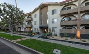 Los Angeles apartment for rent - Outside Angle View of Building