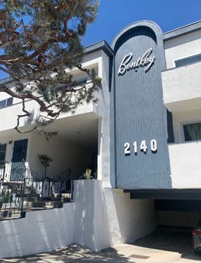 Los Angeles apartment for rent - 2140 Bentley Outside View 2