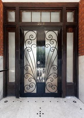 Long Beach apartment for rent - Building front entry