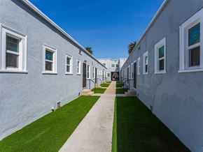 Long Beach apartment for rent - Court yard view