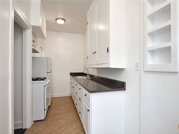 Long Beach apartment for rent - kitchen