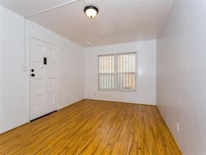 Long Beach apartment for rent - Front entry view from living space