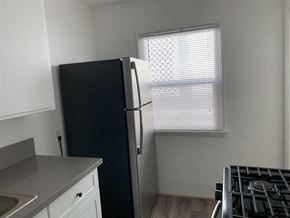 Long Beach apartment for rent - Fridge at kitchen space