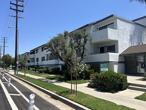 Reseda apartment for rent - the building where the apartment is located