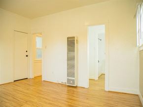 Long Beach apartment for rent - Hard wood floors living space