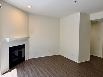 Gas fireplace*