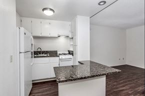 Reseda apartment for rent - Concord's Unit Kitchen