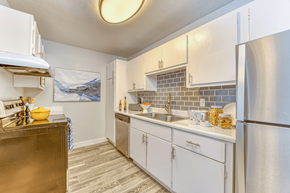 Tucson apartment for rent - Las Brisas Kitchen
