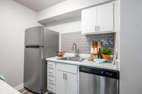 Phoenix apartment for rent - Renovated apartment homes available with stainless steel appliances