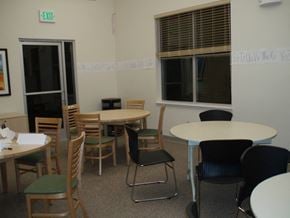 San Rafael apartment for rent - a seating area with tables and chairs in a room
