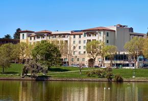 Oakland apartment for rent - the building in which the hotel is located
