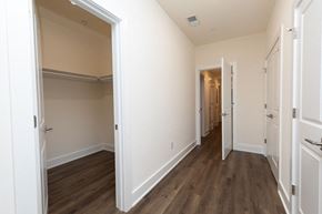 Philadelphia apartment for rent - The Port At Aramingo Walk In Closet