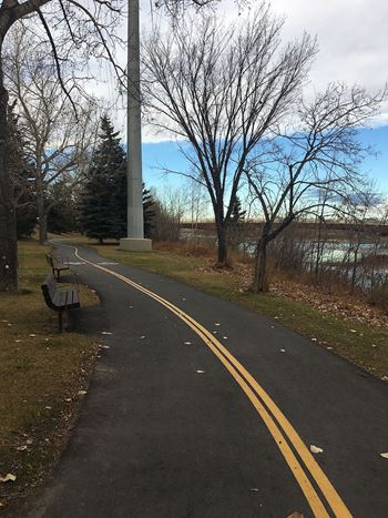 Inglewood 1410 residential rental apartments scenic pathways