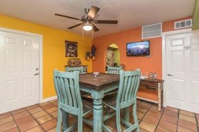 Plano apartment for rent - eating area