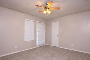 San Antonio apartment for rent - spacious living