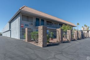 Las Vegas apartment for rent - Apartment building with gated courtyard