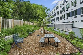 Jersey City apartment for rent - Picnic Area at 829 Garfield, New Jersey, 07305