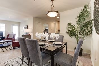 Furnished guest suite for friends & family 