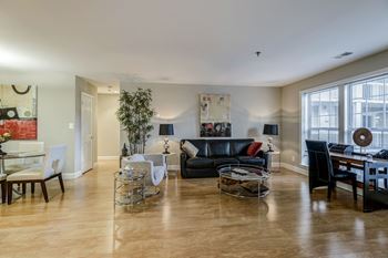 Elevated 9' ceilings