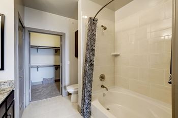 Walk-in shower with full tubs