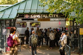 Short walk to shopping, dining, and entertainment in crystal city 