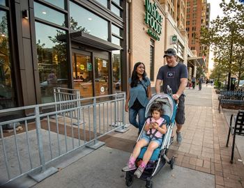 Walking distance to national landing and pentagon row shops & restaurants 