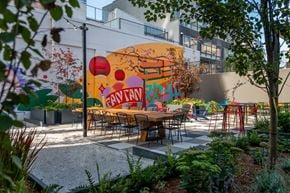 Victoria apartment for rent - Neighbour - Courtyard