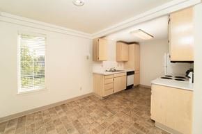 Spokane apartment for rent - Kitchen at Morning Glory Circle Apartments, Washington