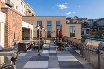 Rooftop bbq and patio