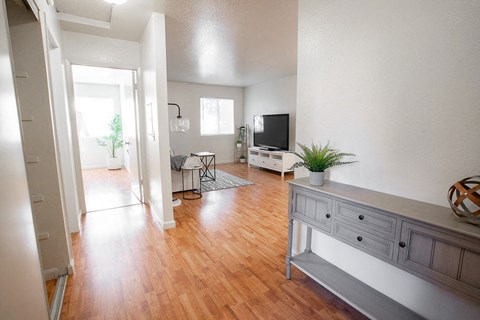 Floor plan for 1 bed, 1 bath, 600 sqft