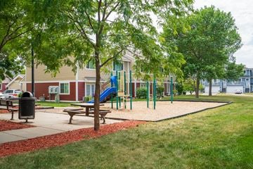 Burnsville townhouse for rent - our apartments have a playground and a picnic table