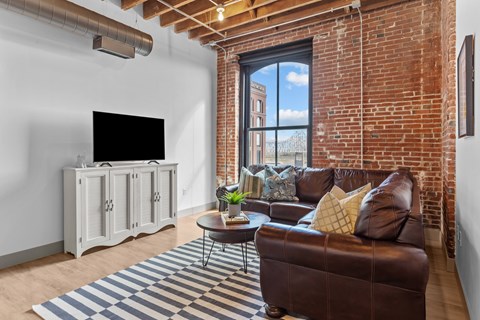 Floor plan for 1 bed, 1 bath, 881 sqft
