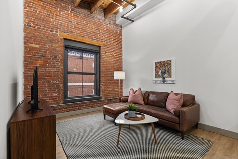 Floor plan for 1 bed, 1 bath, 602 sqft