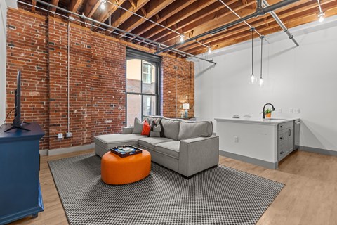 Floor plan for 1 bed, 1 bath, 707 sqft