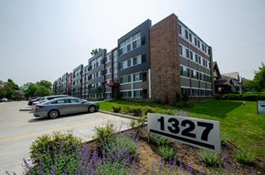 Lakewood apartment for rent - Exterior Lakewood Apartment Thirteen 20 Seven