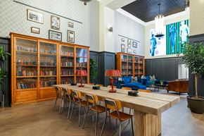Pittsburgh apartment for rent - Communal seating in Clubroom