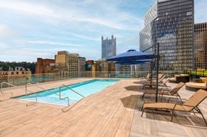 Pittsburgh apartment for rent - Rooftop pool